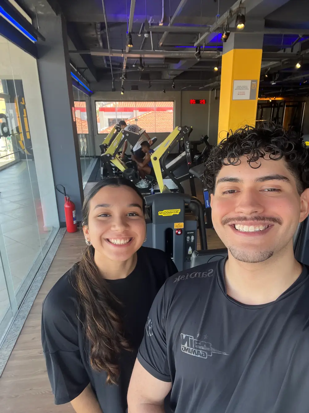 Selfie dos dois na academia